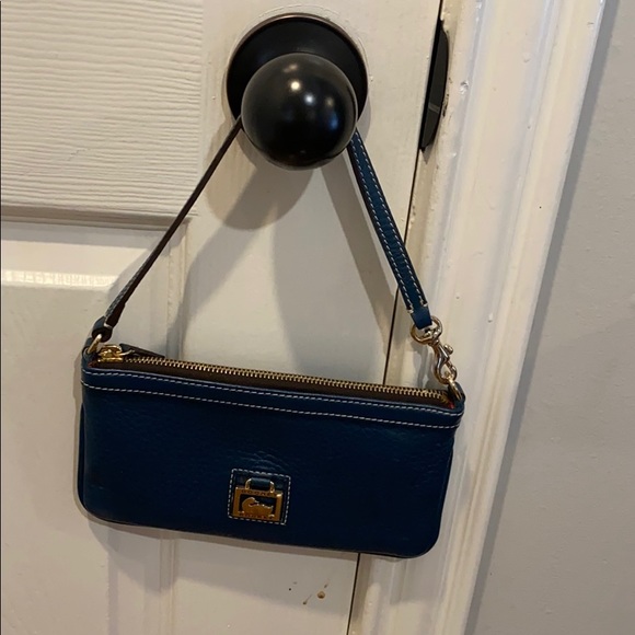 Dooney & Bourke wristlet - Picture 7 of 7